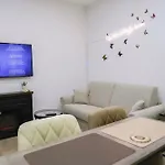 White Butterfly شقة *